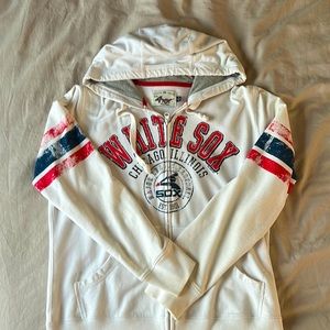 Women’s Chicago White Sox zip up white hoodie size XL